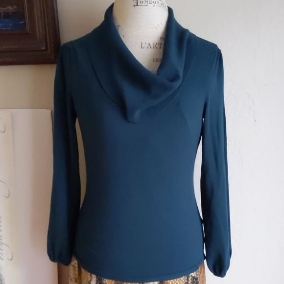 SUTTON STUDIO - Picture 1 of 3